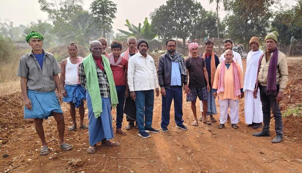 बथनावरण ग्रामीणों ने की सड़क निर्माण की मांग