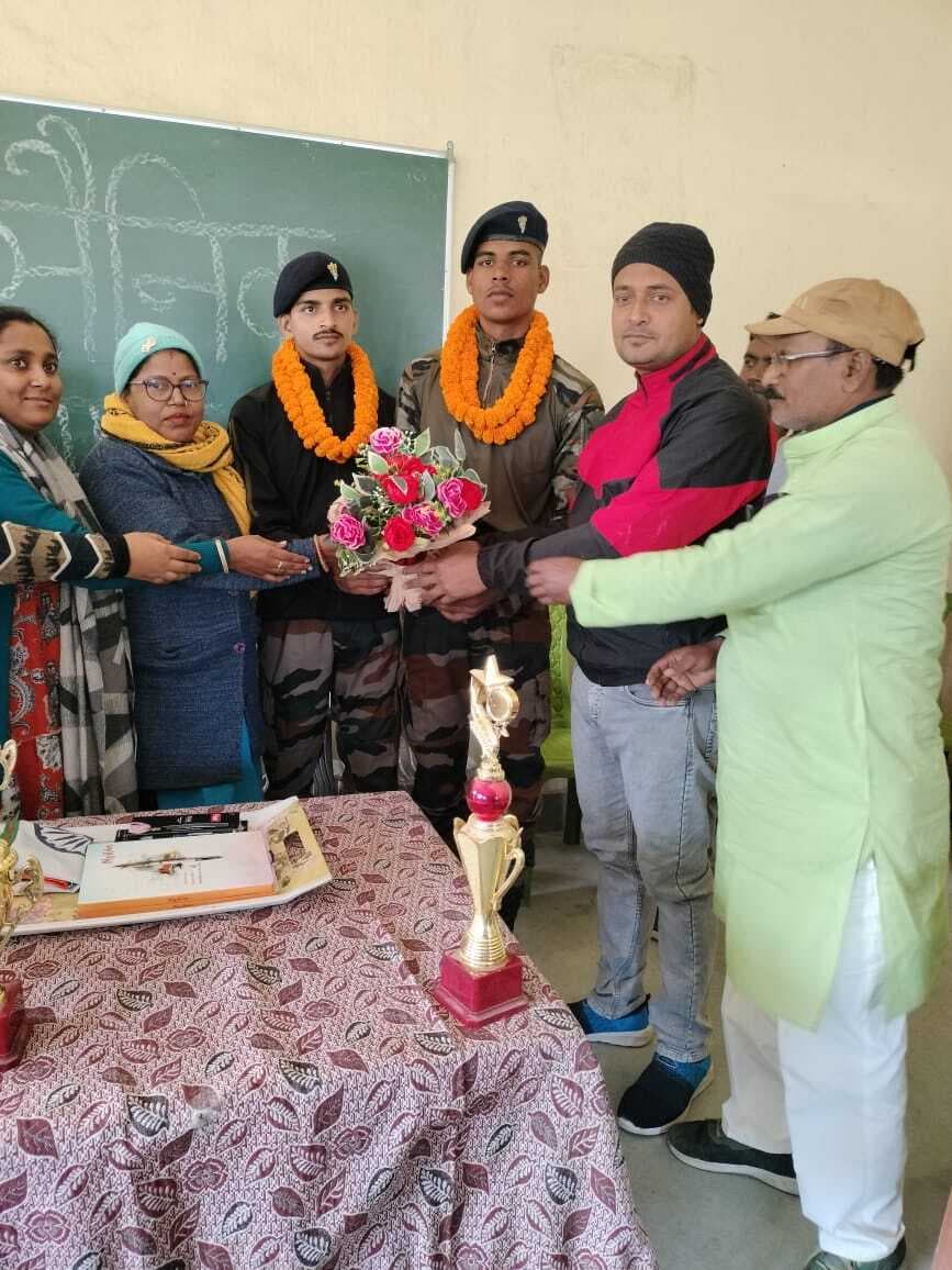 Bhagalpur news सैनिकों के स्वागत में कार्यक्रम ,मोमेंटो भेंट से किया सम्मानित