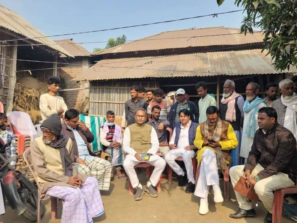 संदिग्ध मौत पर विधायक परिजनों से मिले