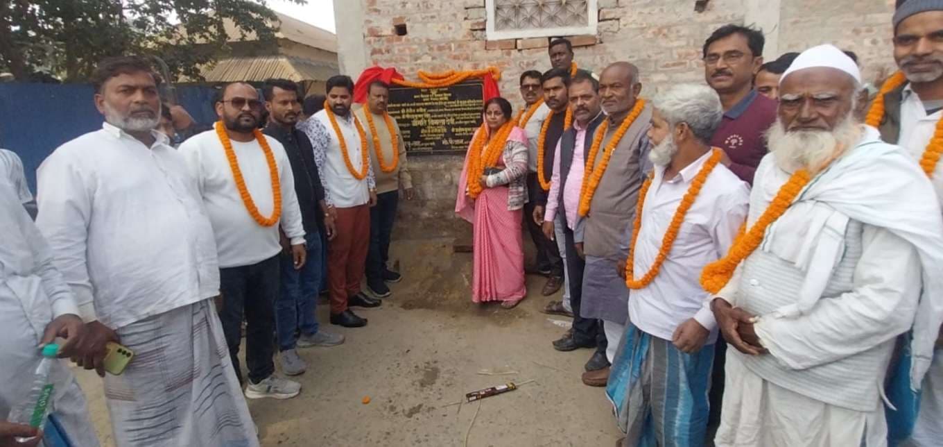 सड़क व नाला निर्माण कार्य का शिलान्यास, नगर विकास को मिलेगी गति