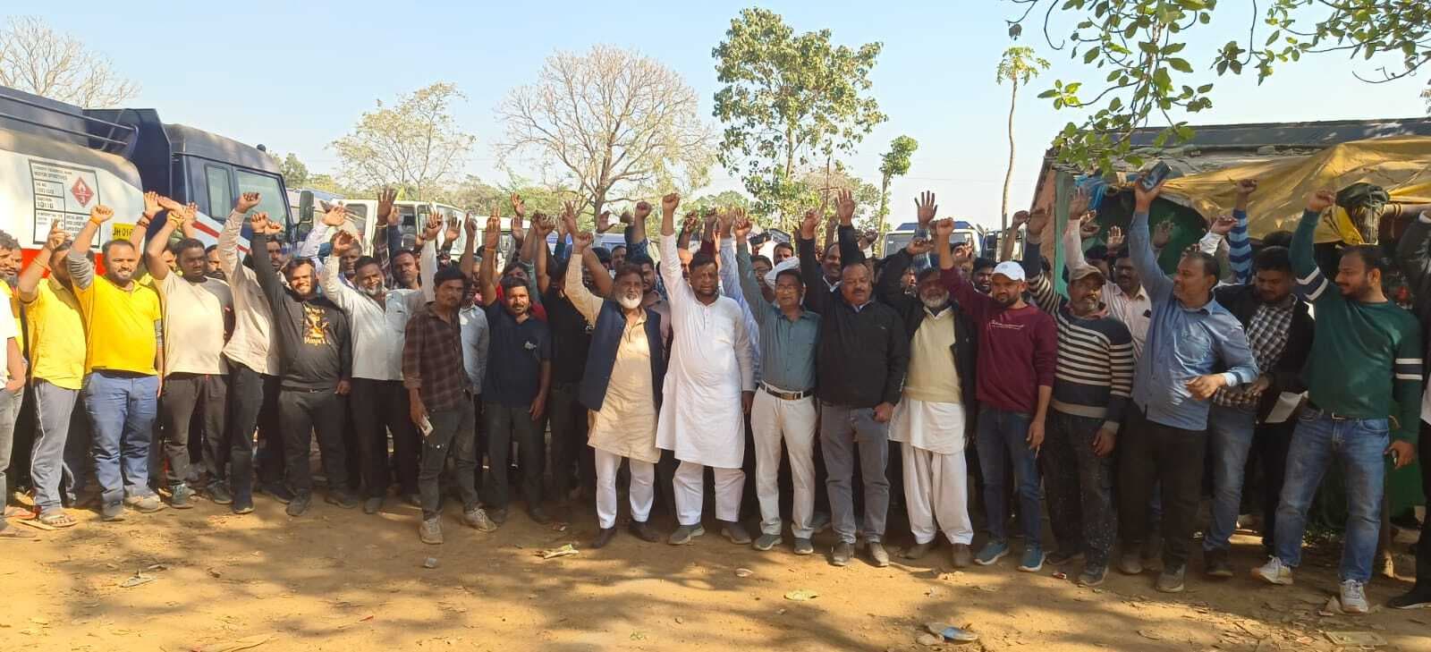 हड़ताल पर गये आइओसीएल के टैंकर चालक