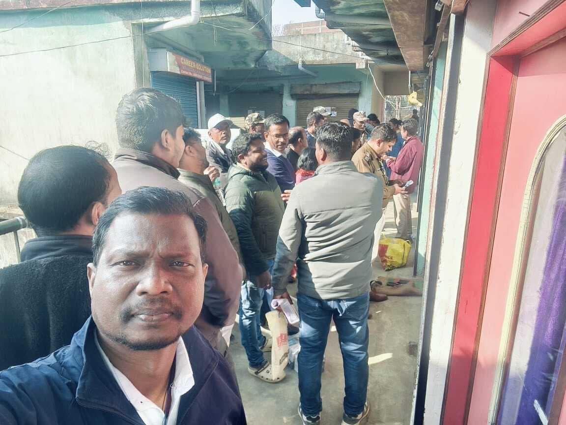 किराया नहीं जमा करने पर गया मुंडा कंपलेक्स की 27 दुकानें सील