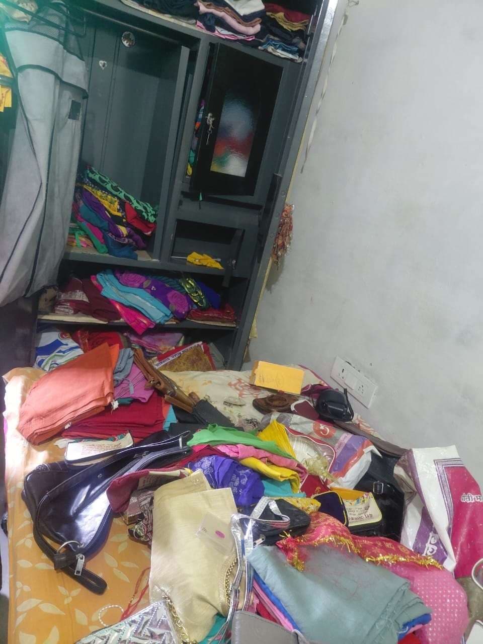 सूने घर से नौ हजार नगद सहित 30 हजार के सामान की चोरी