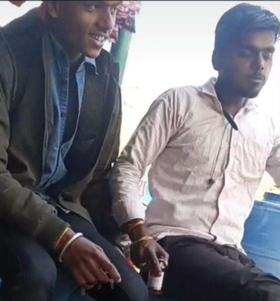 नशीली सिरप का सेवन करते दो युवक का वीडियो वायरल
