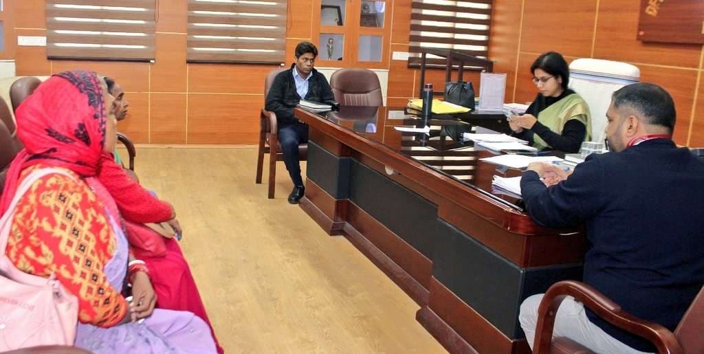 Bokaro News : जनता दरबार में पहुंचे 21 फरियादी, डीडीसी ने की सुनवाई