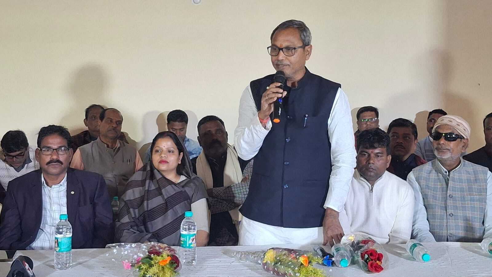 विधायक व जिपध्यक्ष ने फीता काटकर विवाह भवन का किया उद्घाटन