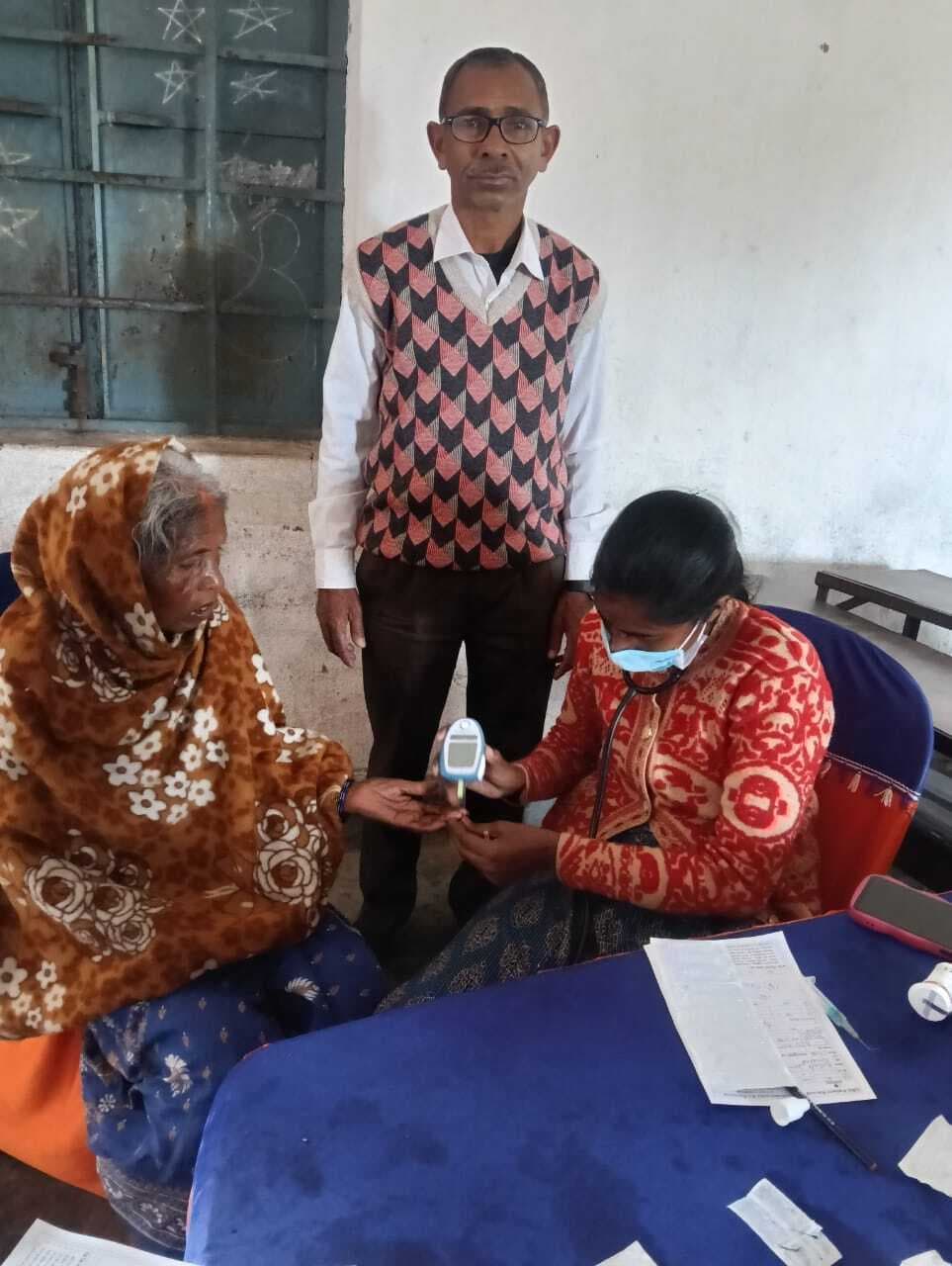 Bokaro News : रोटरी क्लब व मानव सेवा समाज ने लगाया नि:शुल्क स्वास्थ्य शिविर