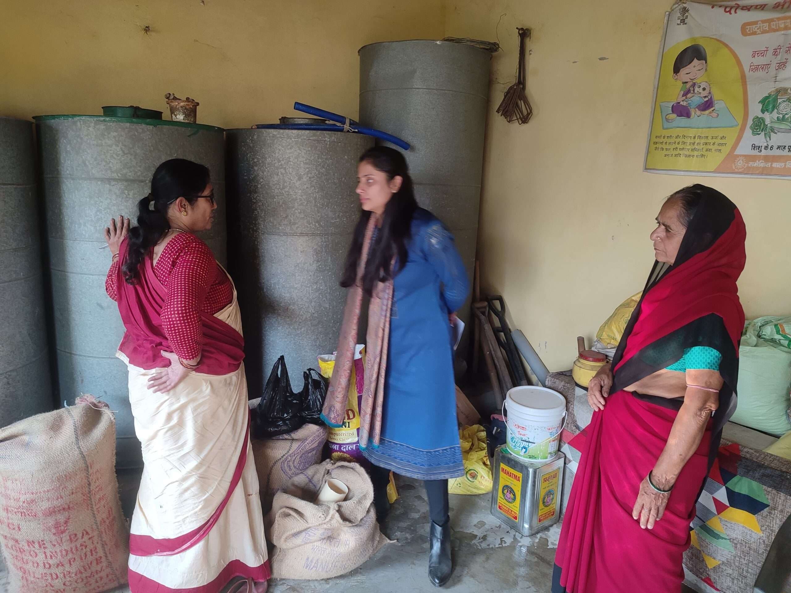 ड्रेस कोड में आंगनबाड़ी सेंटर पर आयें बच्चे