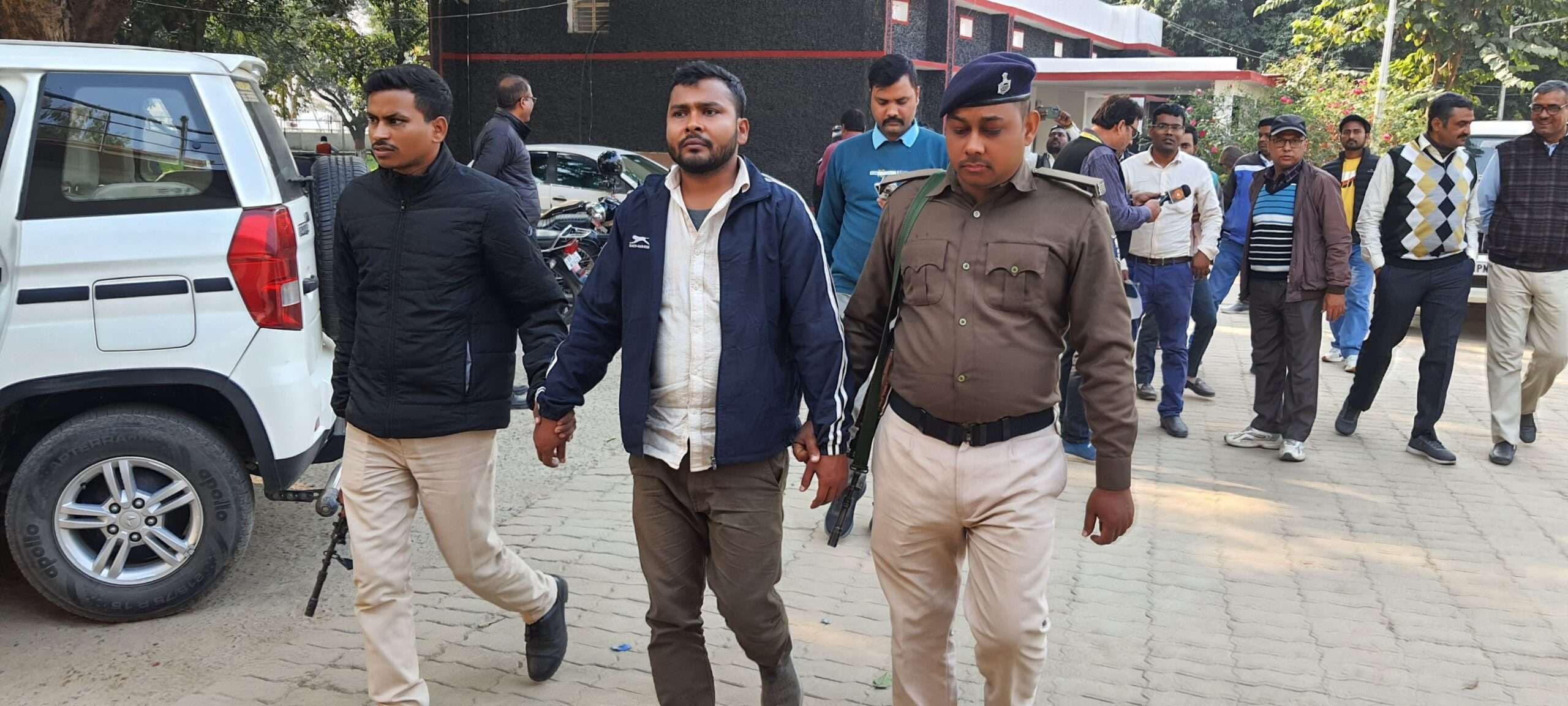 निगरानी के हत्थे चढ़ा पतरघट राजस्व कर्मी राहुल कुमार