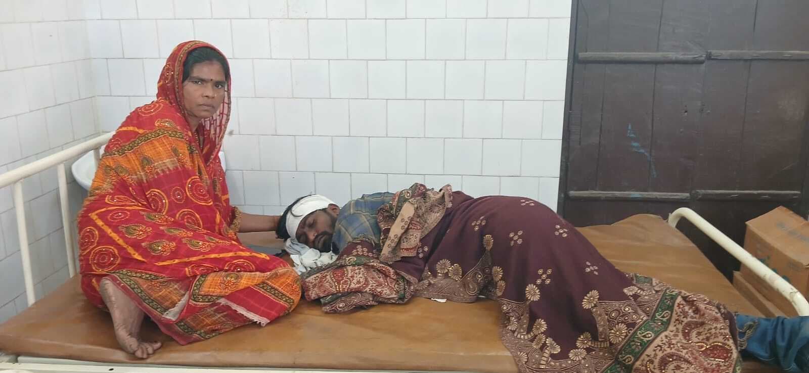 सरकारी जमीन पर पानी बहाने को लेकर हुई मारपीट