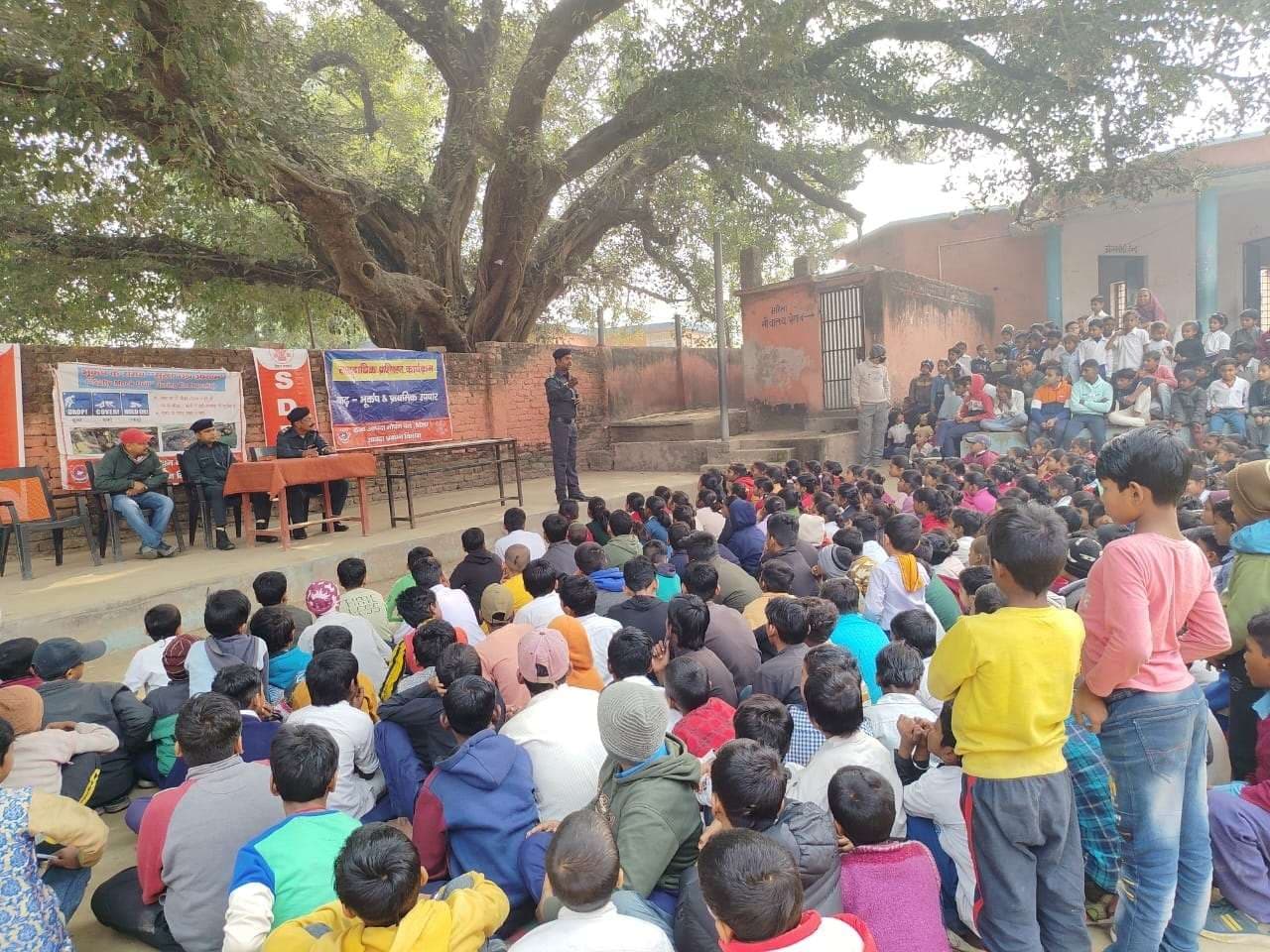 अग्नि, बाढ़ एवं अन्य आपदा से निबटने लिए किया गया प्रशिक्षित