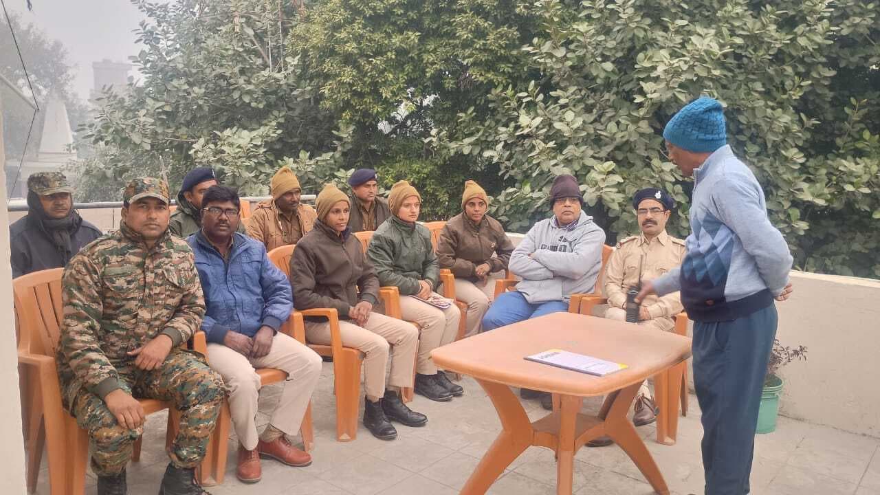 पुलिस लाइन में फायर ब्रिगेड कर्मियों को वायरलेस व स्टैटिक सेट का मिला प्रशिक्षण