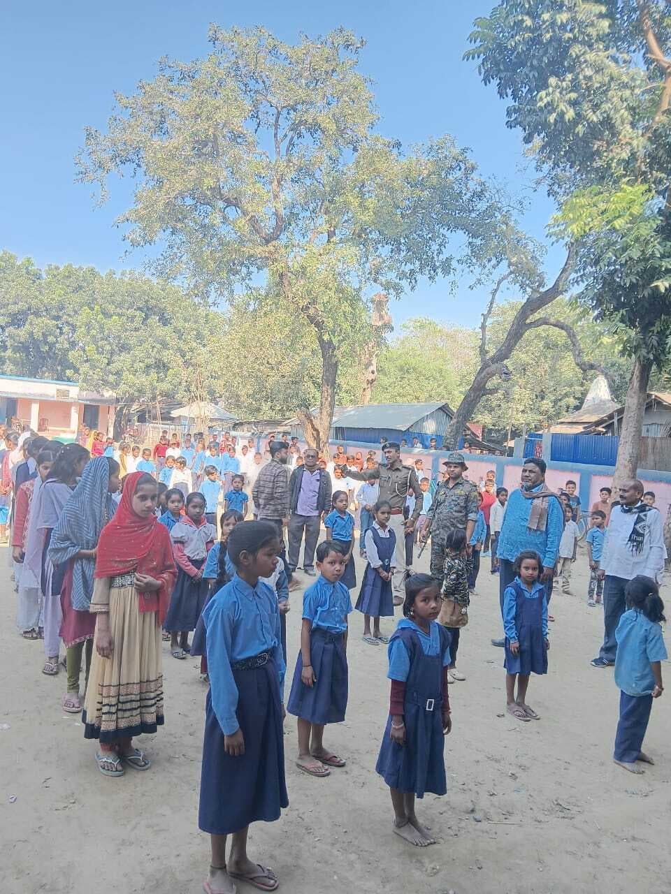 सुधानी पुलिस ने विद्यालय के बच्चों को साइबर अपराध को लेकर किया जागरूक