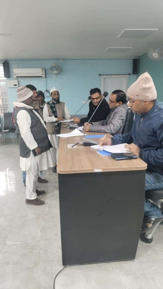डीएम जनता दरबार में आम नागरिकों के मामलों की हुई सुनवाई