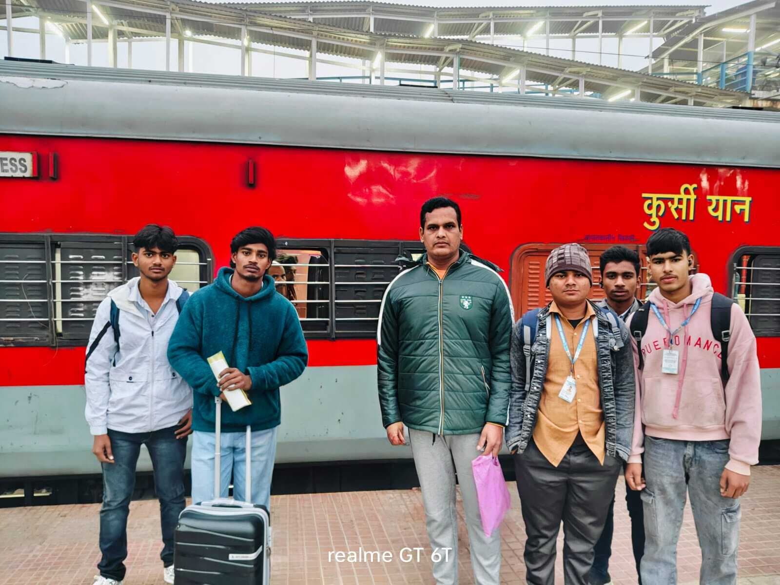 वेटलिफ्टिंग एसोसिएशन की कटिहार टीम जहानाबाद रवाना