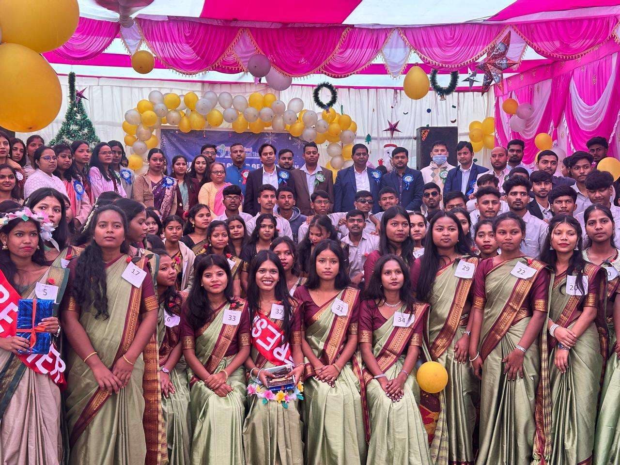 क्रिसमस समारोह में विद्यार्थियों ने पेश किये सांस्कृतिक कार्यक्रम