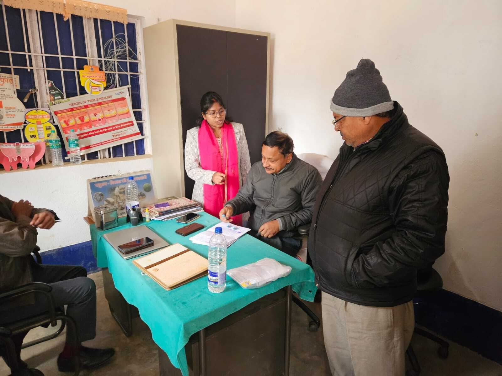 मृत गाय का पोस्टमार्टम नहीं करने के मामले की हुई जांच