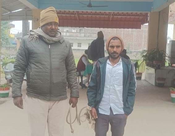 9 लाख 14 हजार रुपये गबन मामले में फरार अभियुक्त लखीसराय से गिरफ्तार