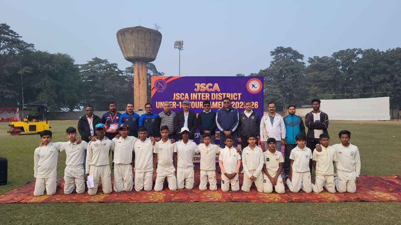 खूंटी की टीम चार विकेट से विजयी