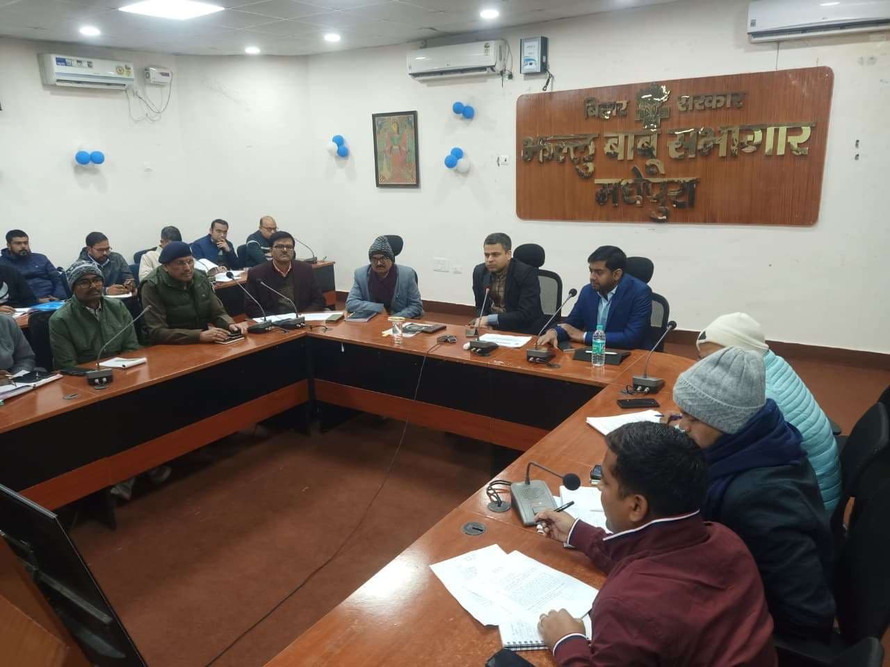 लंबित मामलों का त्वरित करें निष्पादन- डीएम