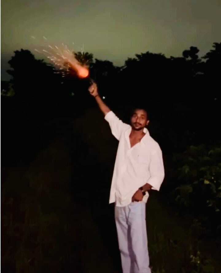 हथियार चलाने की दे रहा था ट्रेनिंग, पिस्टल से फायरिंग का वीडियो वायरल