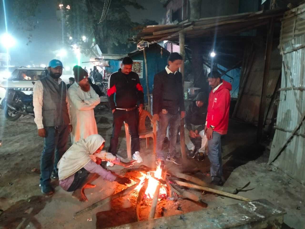 कनकनी से परेशान हुए लोग, अलाव की व्यवस्था अब तक नदारत