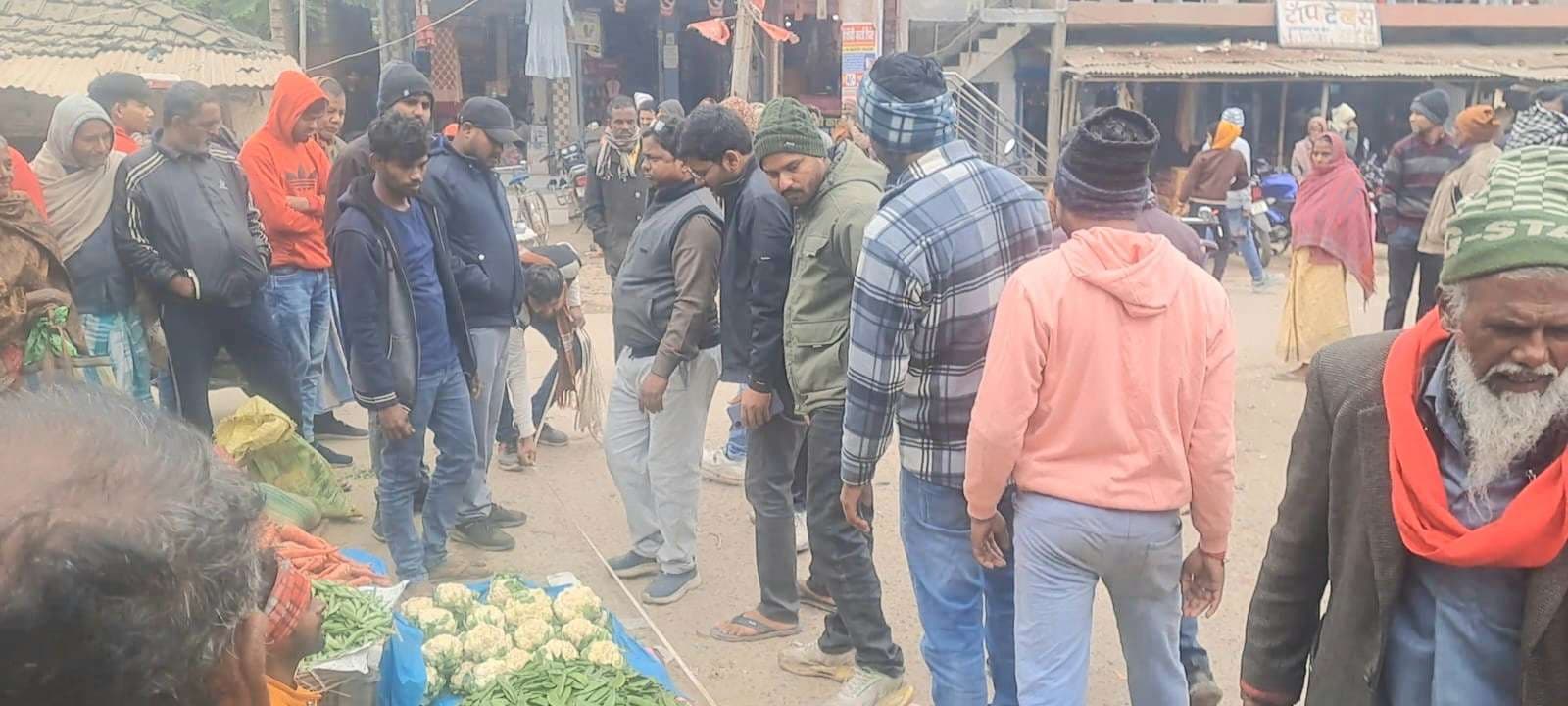 अतिक्रमण हटाने को लेकर नगर पंचायत की सड़कों की करायी गयी मापी