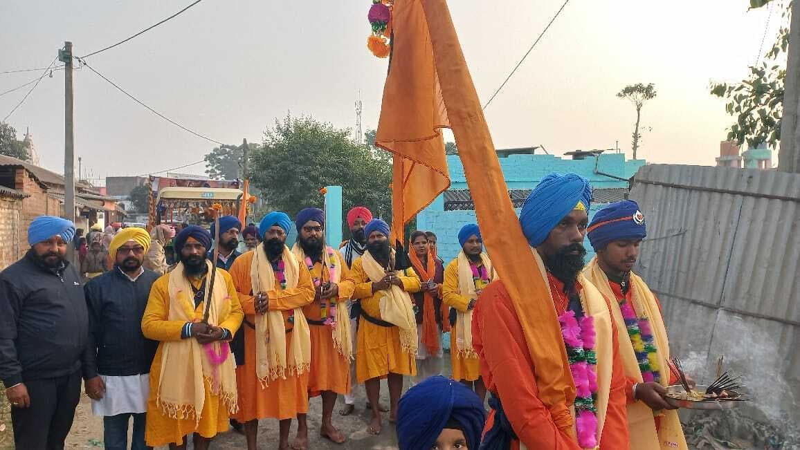 श्रीगुरु ग्रंथ साहिब महाराज की सजी सवारी, नगर कीर्तन करते हुए निकली