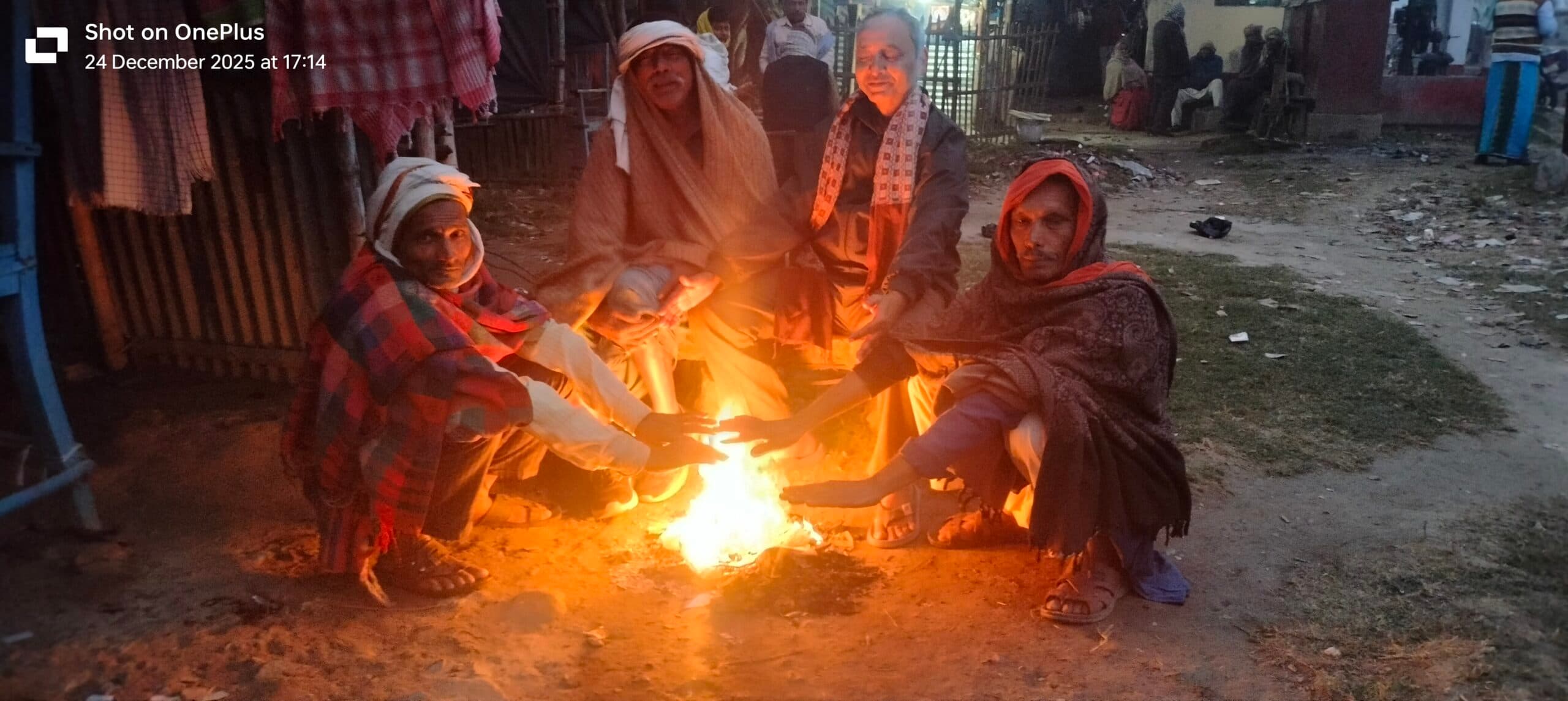 शीतलहर का कहर, प्रशासनिक उदासीनता से ठिठुर रहे लोग