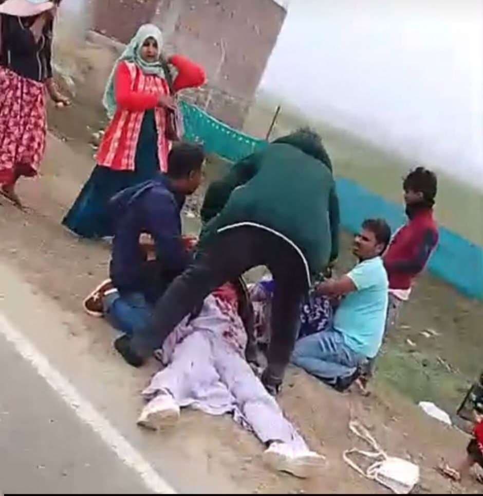 ऑटो पलटने से विवाहिता की दर्दनाक मौत, मां की हालत गंभीर