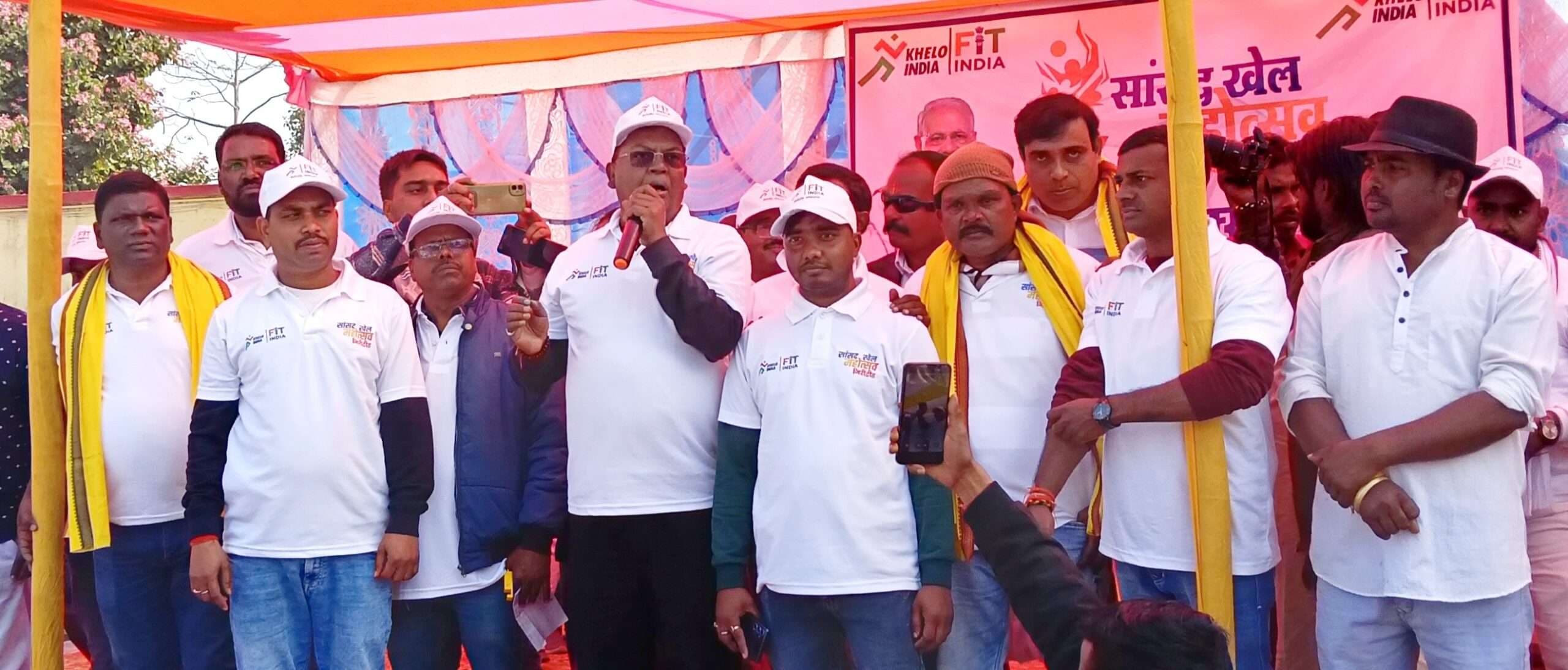 Bokaro News : मैराथन दौड़ के विजेता व उपविजेता को सांसद ने किया सम्मानित