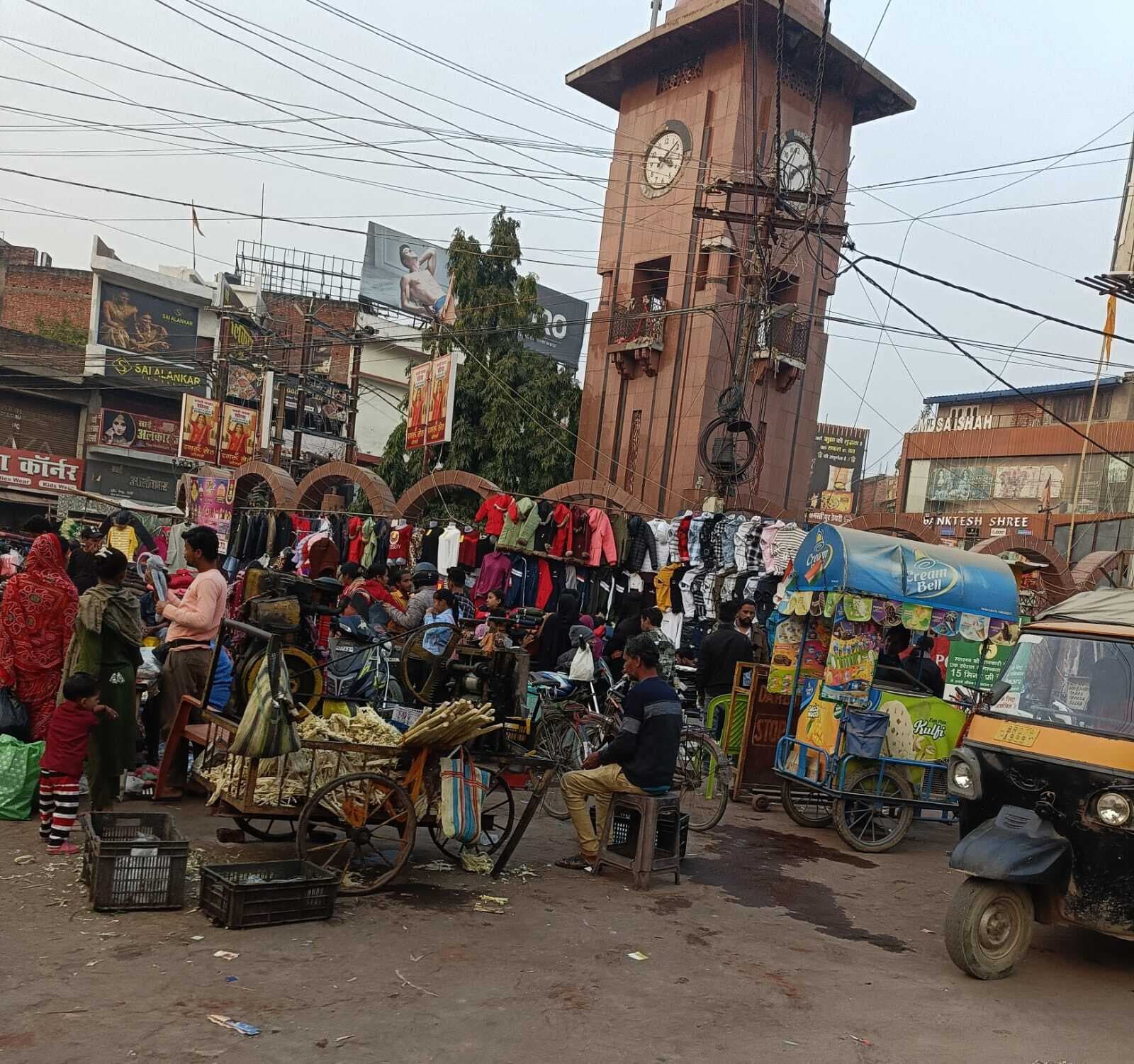 Darbhanga : प्रशासन की सख्ती का दरभंगा टावर पर नहीं दिख रहा असर, फिर काबिज हुए अतिक्रमणकारी