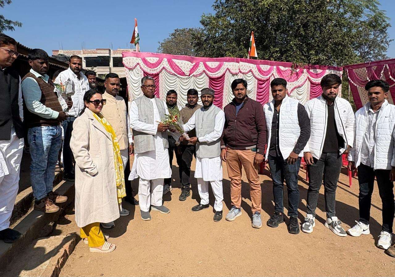 युवा कांग्रेस जिलाध्यक्ष को सांसद ने किया सम्मानित