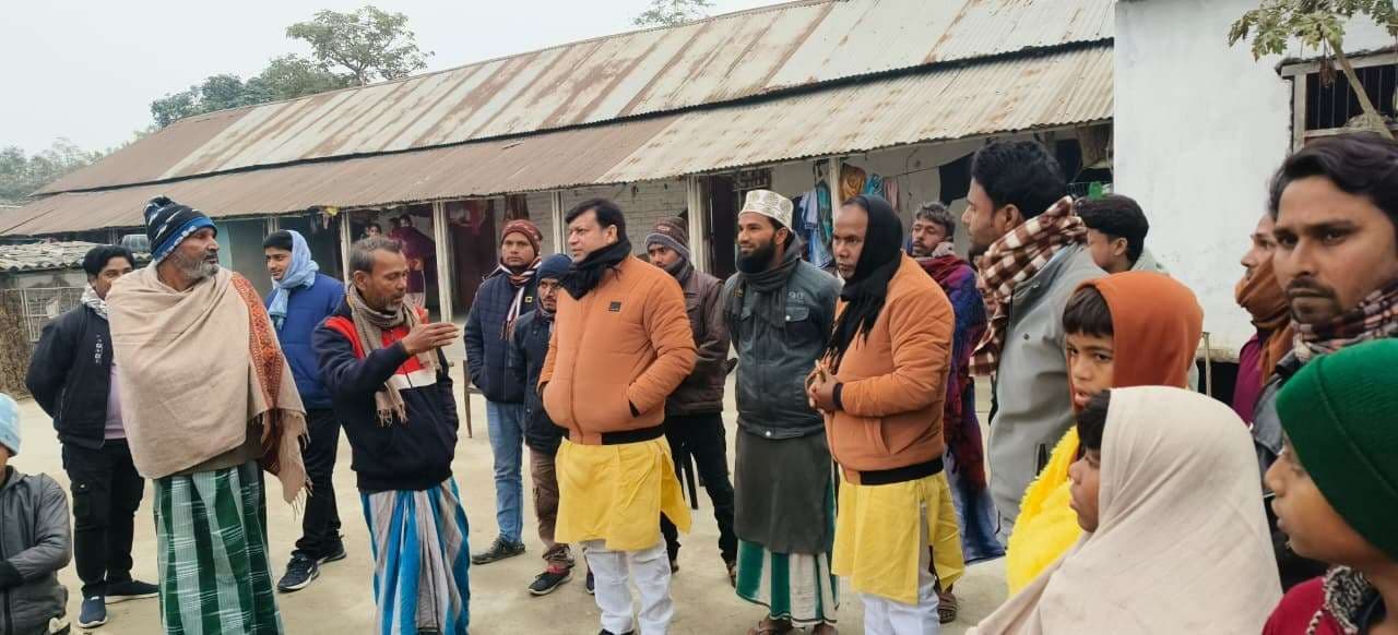 अग्नि पीड़ितों से मिले एआइएमआइएम नेता