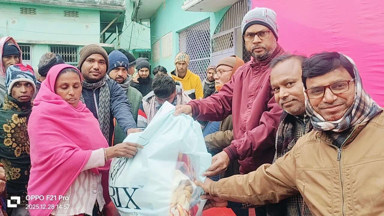 नासिरगंज, चौधरी मोहल्ला में कंबल का किया वितरण