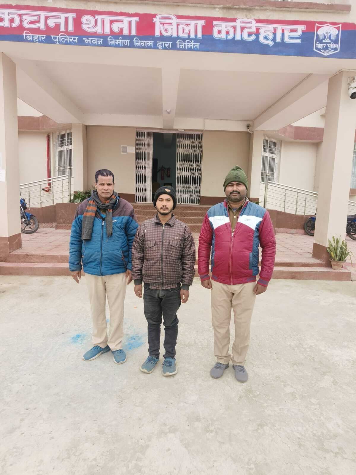 कचना पुलिस ने 80 लीटर देसी शराब के साथ तस्कर को किया गिरफ्तार