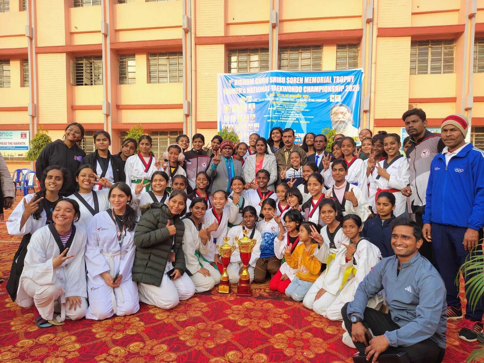 प्रथम महिला राष्ट्रीय ताइक्वांडो प्रतियोगिता में कटिहार से छह ने जमाया स्वर्ण पर कब्जा