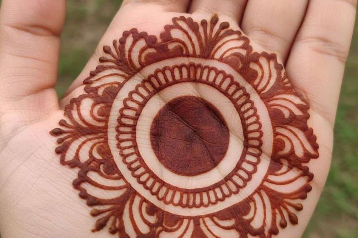 _gol tikki mehndi desigen (AI Generated)