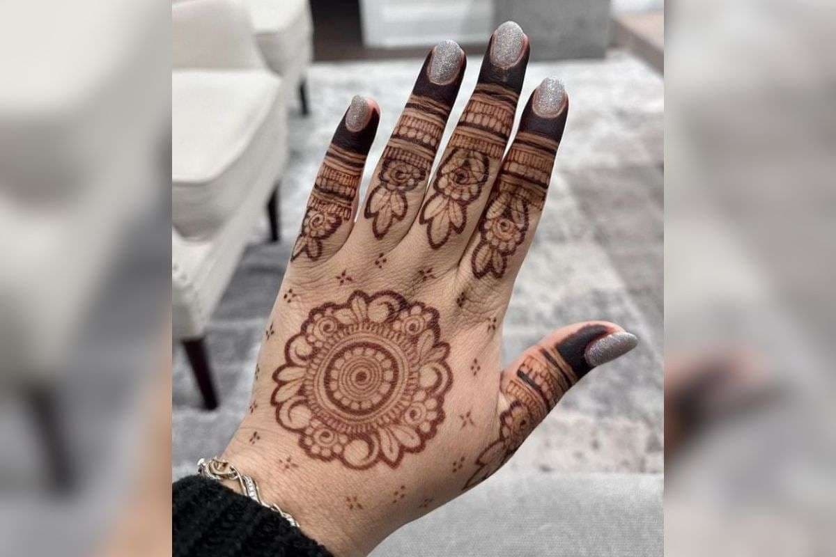 side mandala mehndi desigen (AI Generated)