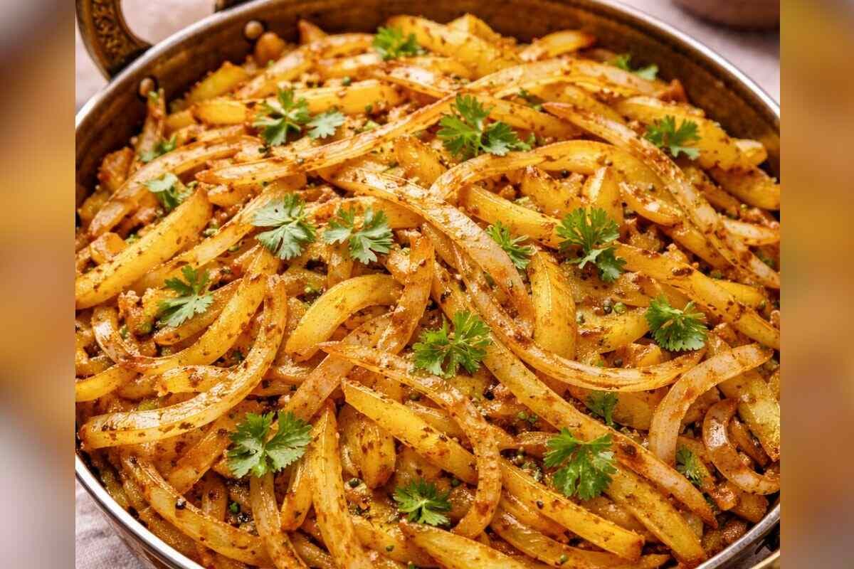 Aloo Pyaz Bhujia Recipe: घर पर ऐसे बनाएं आलू-प्याज की भुजिया, खाने का हर निवाला लगेगा मजेदार