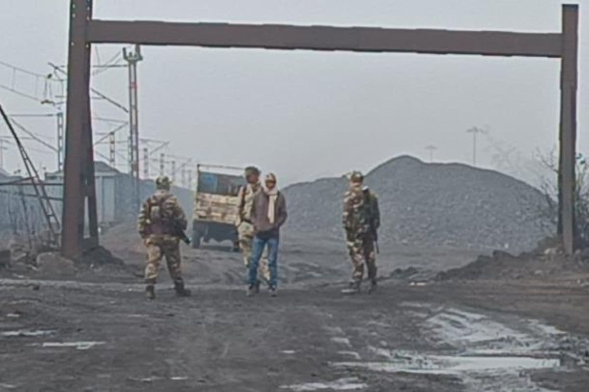 Bokaro: अपराधियों ने CCL राजधर साइडिंग में की फायरिंग, बाल-बाल बचा पेलोडर ऑपरेटर