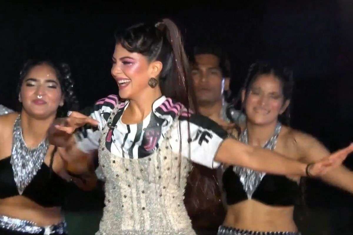 यो-यो हनी सिंह के गाने पर जैकलीन फर्नांडीज संग झूमें क्रिकेट फैंस; WPL 2026 का म्यूजिकल आगाज