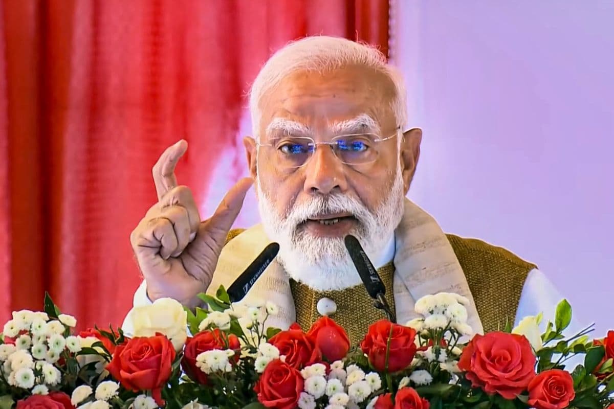 पीएम मोदी का केरल दौरा, 3 अमृत भारत और 1 पैसेंजर ट्रेन को दिखाई हरी झंडी, कांग्रेस पर साधा निशाना