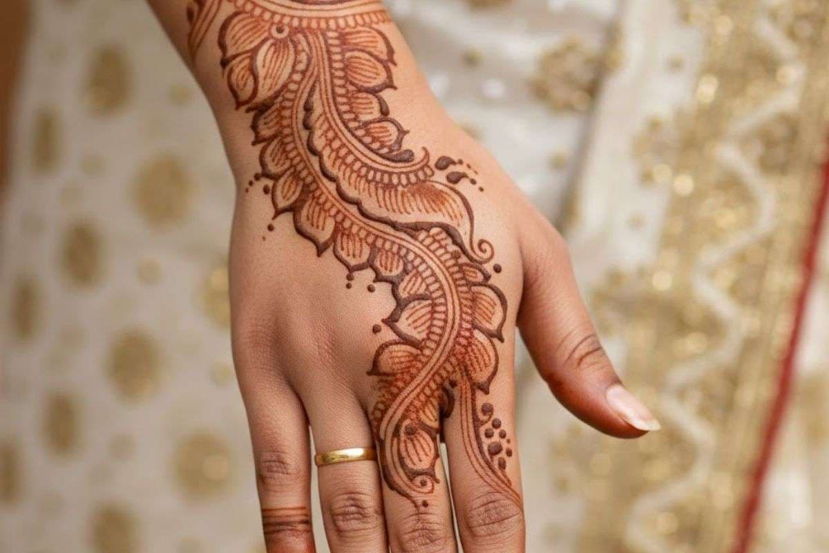 Traditional Simple Mehndi Design