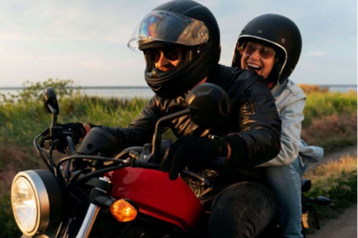 भारत में टू-व्हीलर इंश्योरेंस पॉलिसी के प्रकार और सही पॉलिसी कैसे चुनें