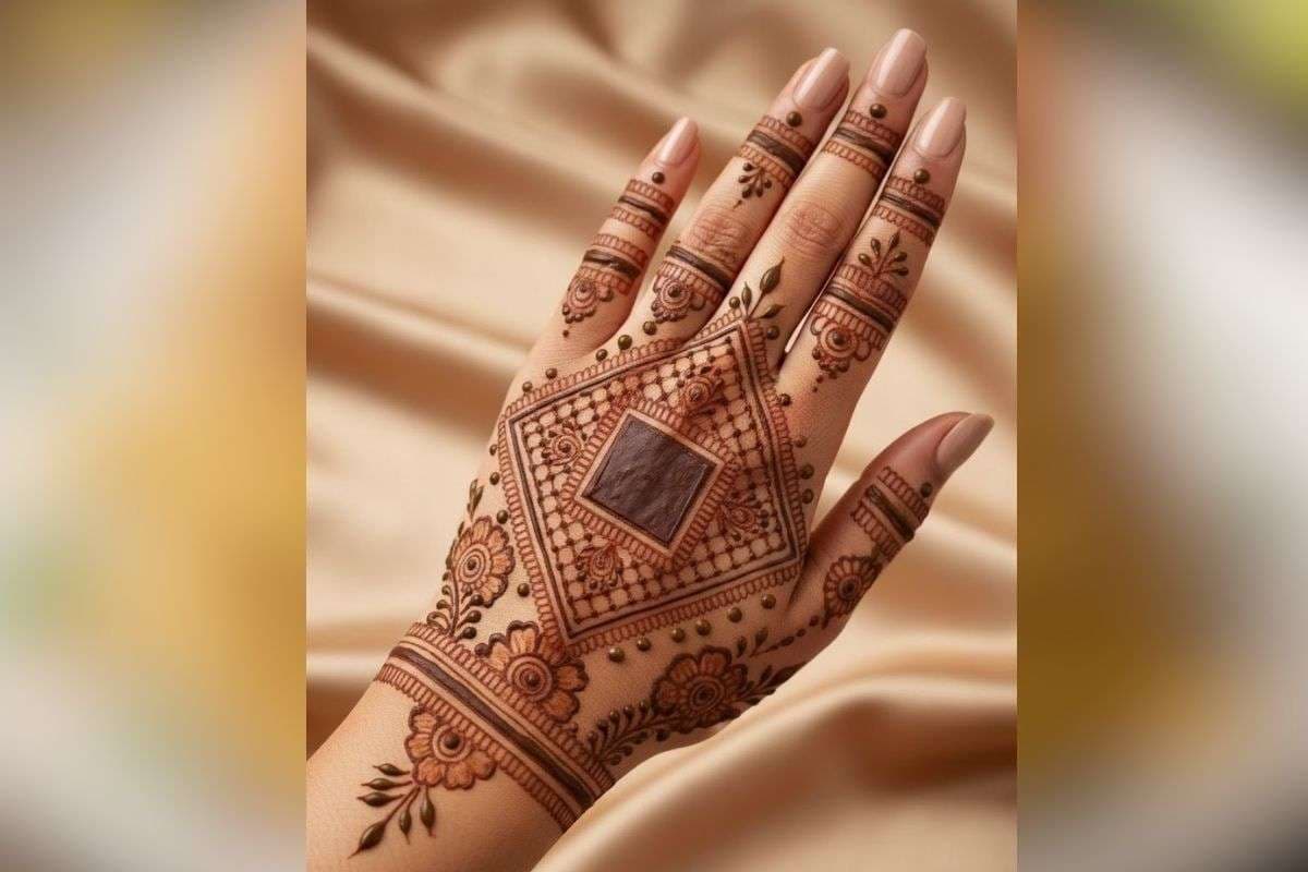back hand square mehndi