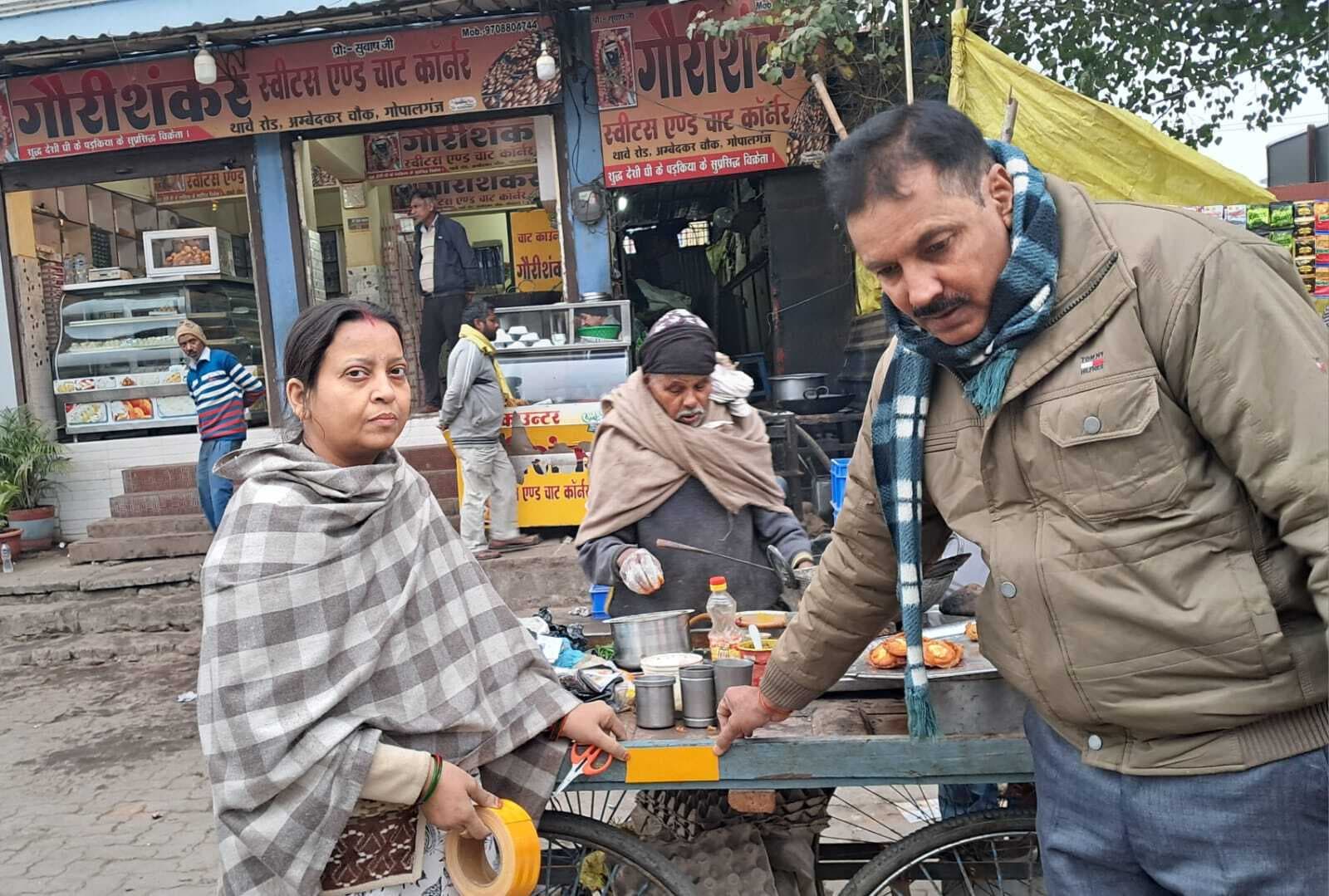 बस स्टैंड पर चला रिफ्लेक्टर अभियान, 160 वाहनों को बनाया गया सुरक्षित