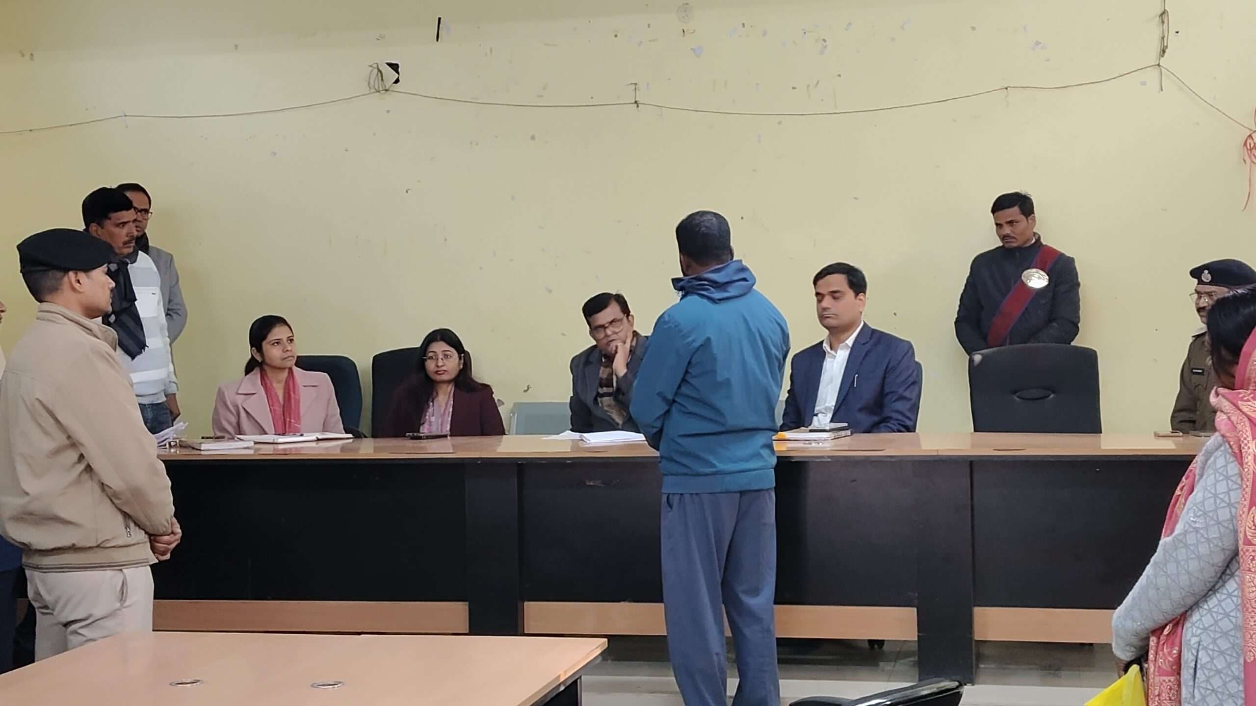 प्रमंडलीय आयुक्त ने सुनीं समस्याएं,भूमि मामलों के त्वरित निष्पादन पर दिया जोर