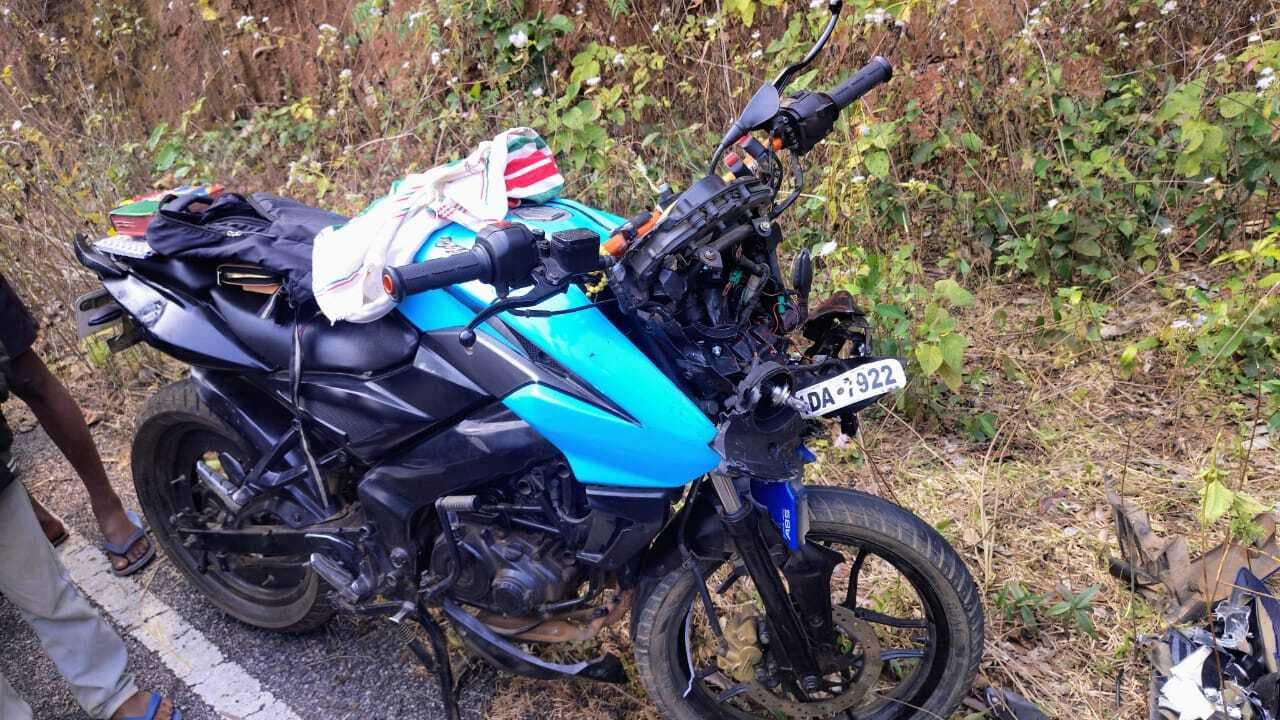 अज्ञात वाहन की टक्कर में बाइक सवार युवक की मौत