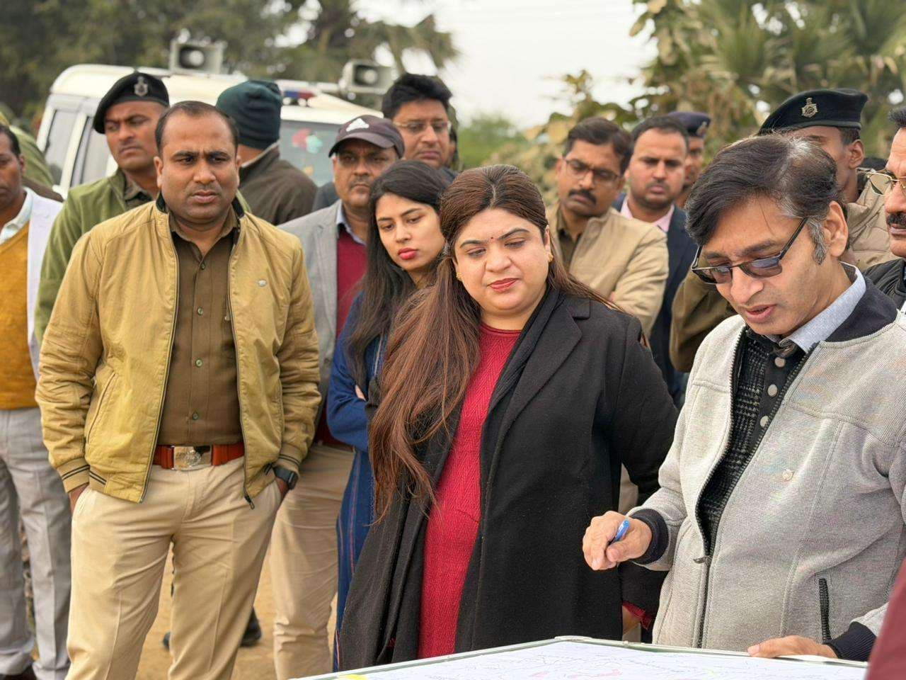 नयी तकनीक से जलरोधी बनेगा उत्तर कोयल परियोजना, डीएम ने किया निरीक्षण